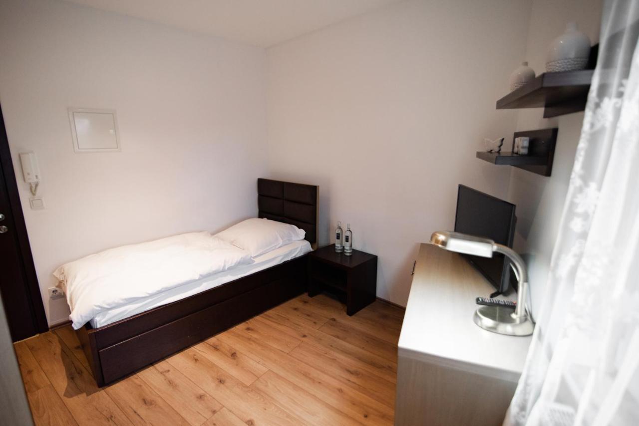 Main Appartments Frankfurt Airport Kelsterbach Esterno foto